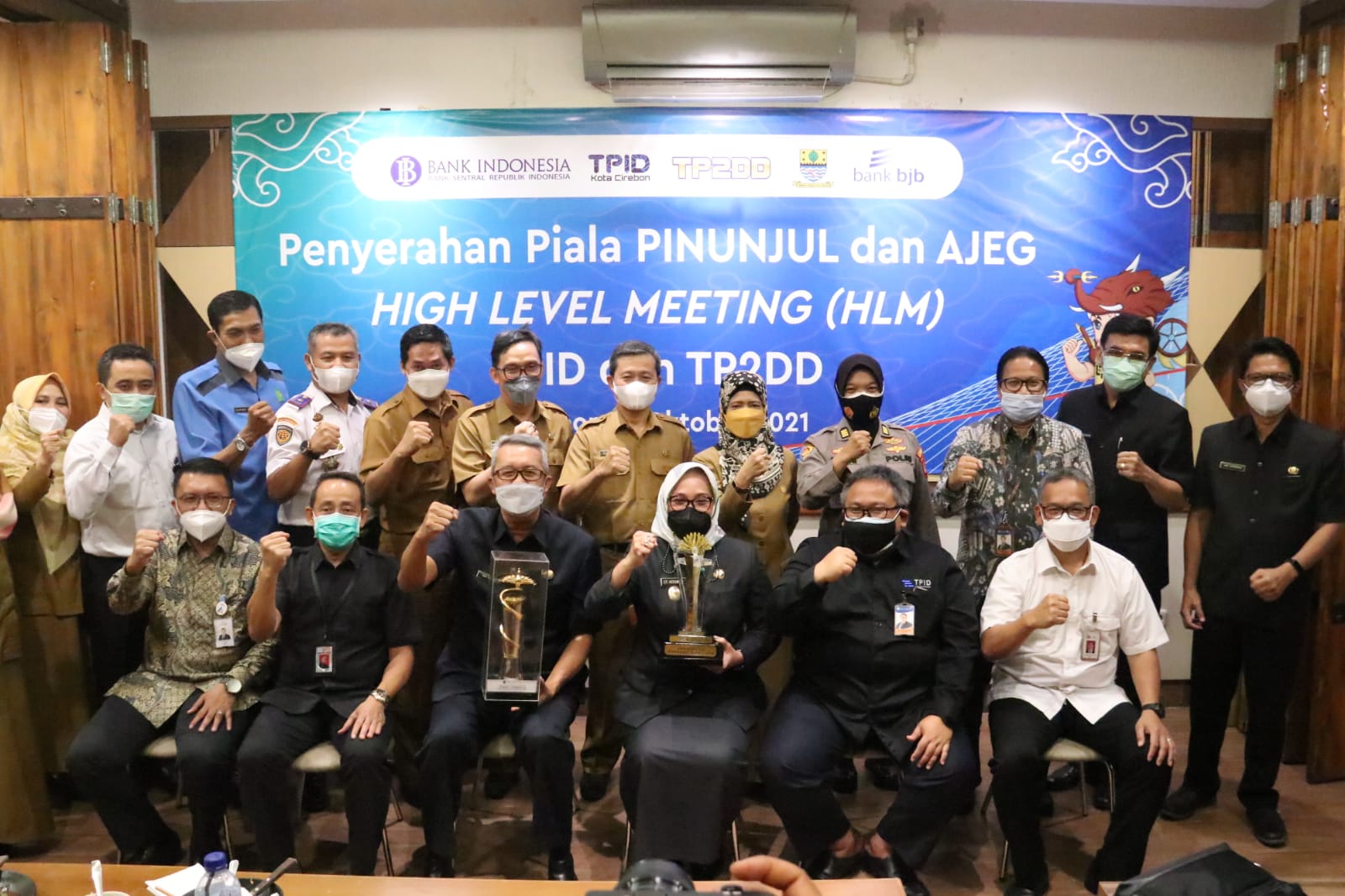 Pemkot Cirebon Raih Penghargaan Ajeg dan Pinunjul