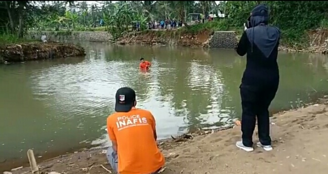 Olah TKP Siswa Tenggelam di Ciamis, Polisi Sebut Kedalaman Sungai Cileueur 5 Meter
