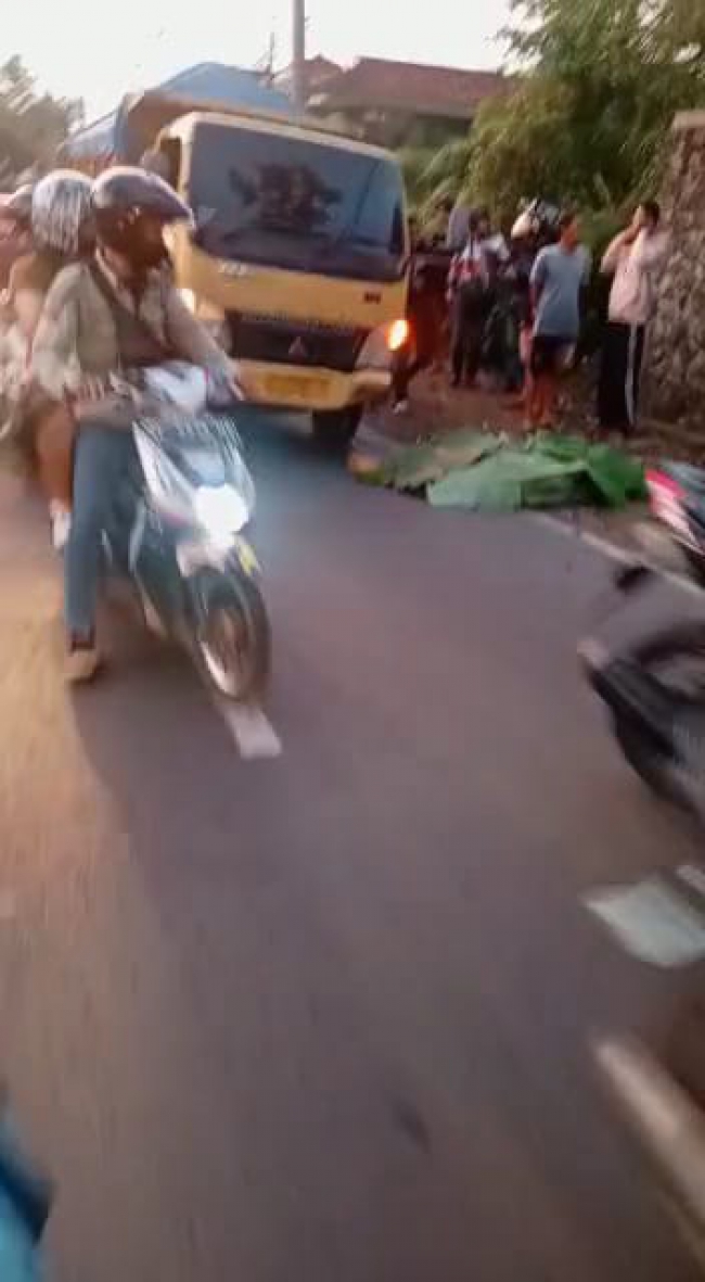 Motor Oleng, Pemuda Cikalang Tewas Terhantam Truk di Cibeureum
