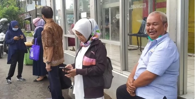 DAMRI Berhenti Beroperasi di Kota Bandung, Penumpang Terbengkalai
