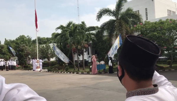 Sarungan, Begini Suasana Upacara Hari Santri Nasional di Balaikota Cirebon
