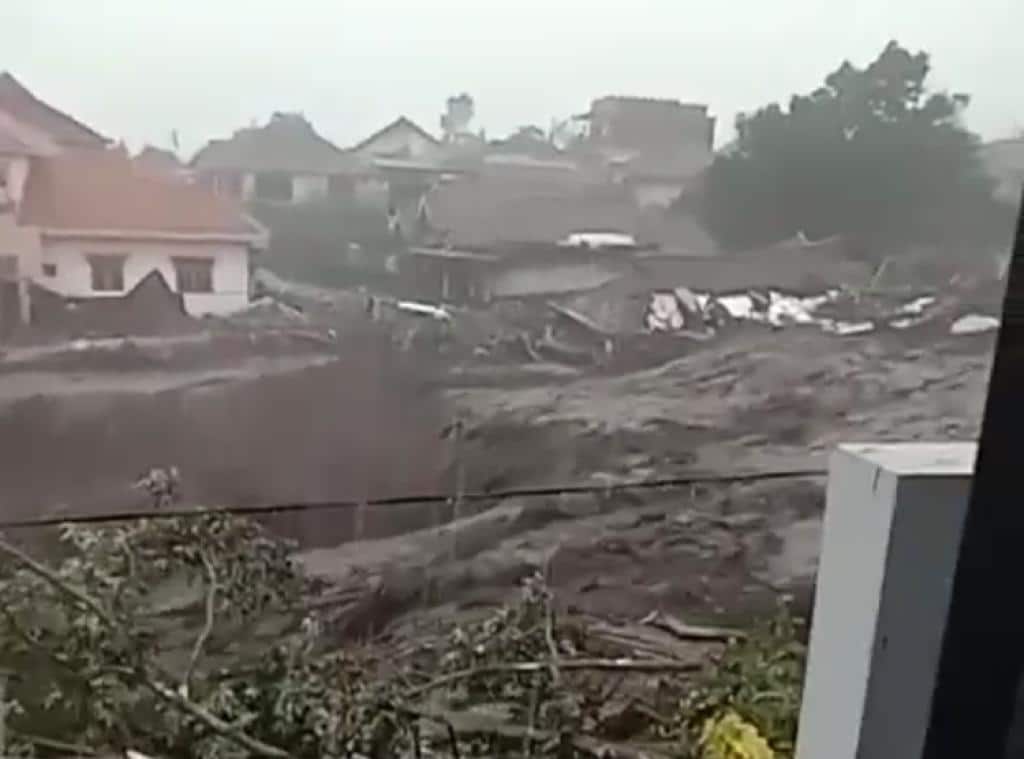 Banjir Bandang di Kota Batu, Rumah Rusak, Sejumlah Warga Hanyut