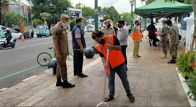 Lagi, Petugas Gabungan Kota Cirebon Razia Masker di Jalan Siliwangi, Banyak yang Kena