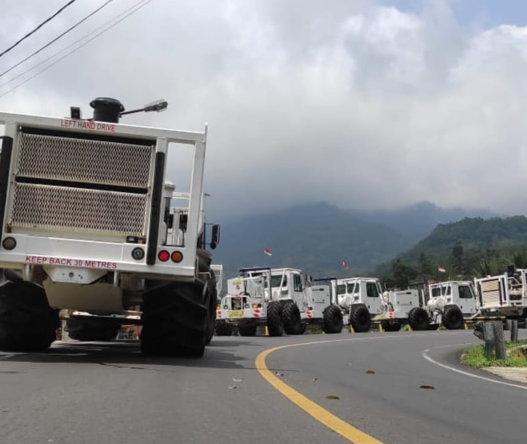 Konvoi Mobil Vibroseis Pertamina di Jalanan Kabupaten Kuningan, Survei Lapisan Batuan Vulkanik