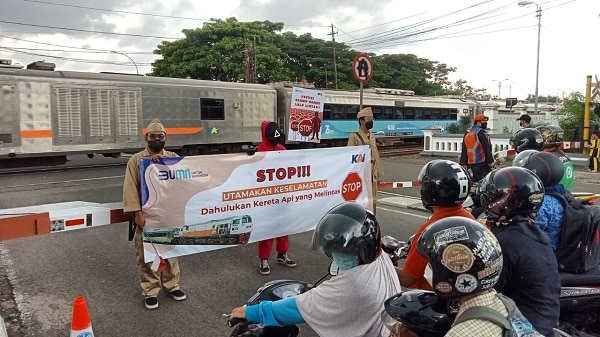 Kecelakaan di Perlintasan Kereta Api Terus Menurun, PT KAI Daop III Cirebon Tetap Sosialisasi
