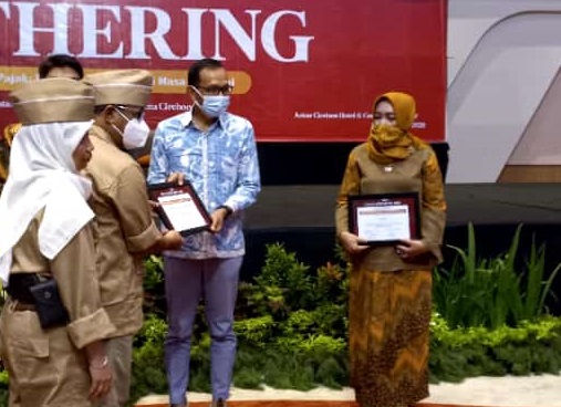 Wahana Java Semesta Intermedia Terima Penghargaan Direktorat Pajak