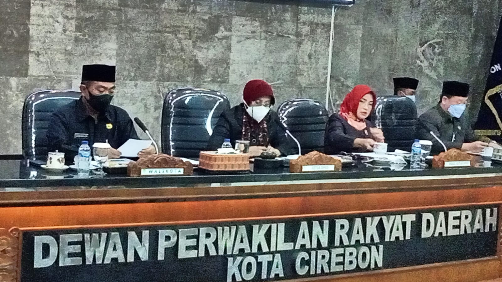 Tiga Raperda Tentang Penyertaan Modal BUMD di Kota Cirebon Disetujui Menjadi Perda