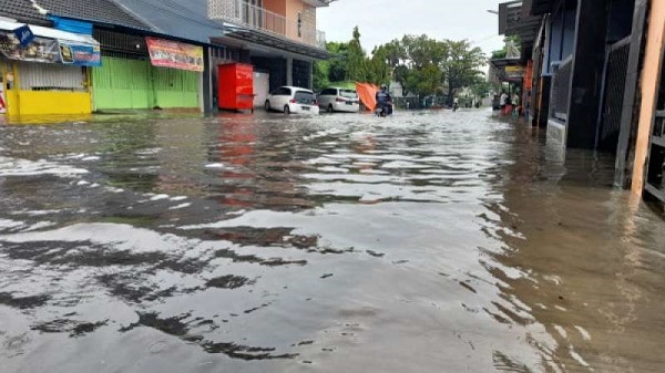 Banjir Tegal, Pantura Dikepung Genangan Air, Ribuan Rumah Terendam