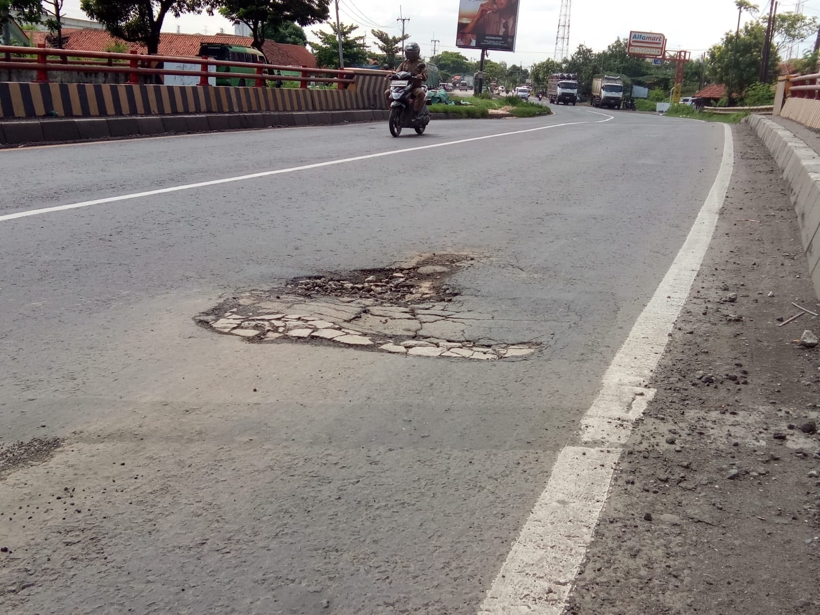 Musim Hujan Tiba, Banyak Lubang Baru