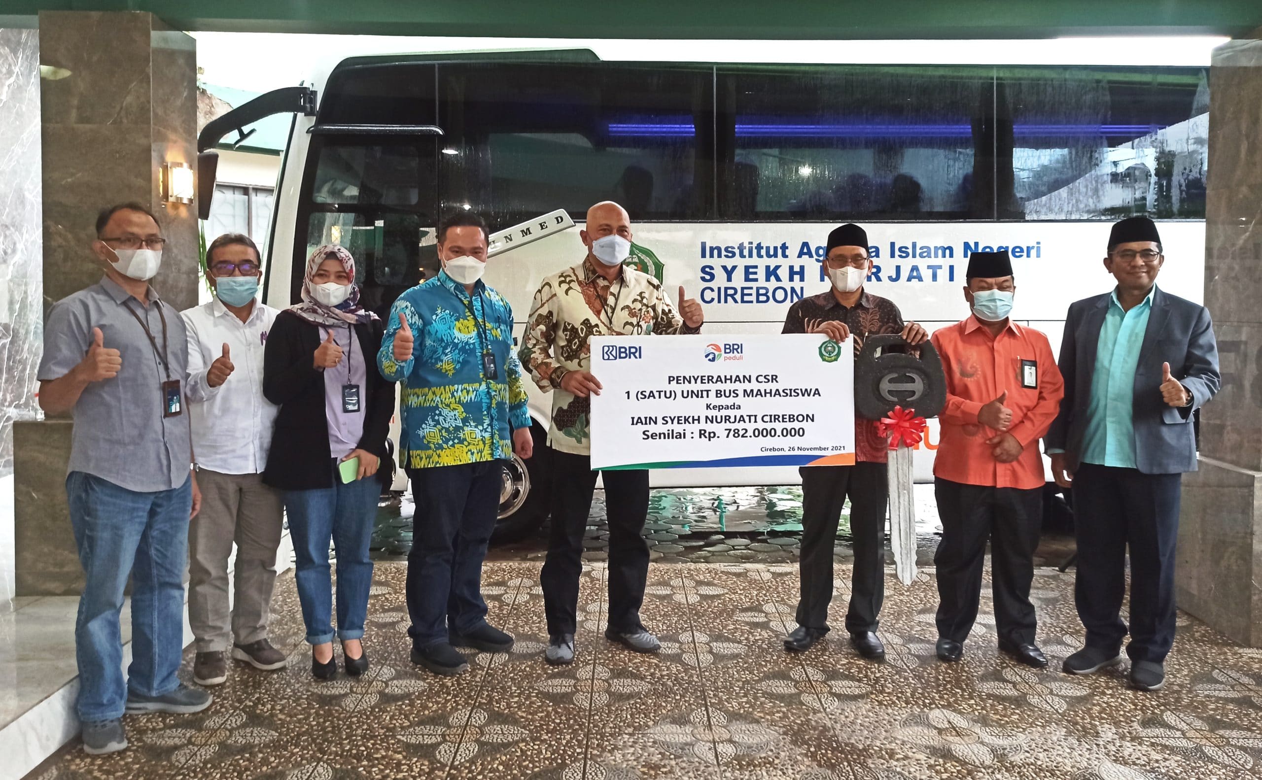 BRI Cirebon Kartini Serahkan Bus Rp782 Juta, Tunaikan CSR ke IAIN Cirebon untuk Tri Dharma Perguruan Tinggi