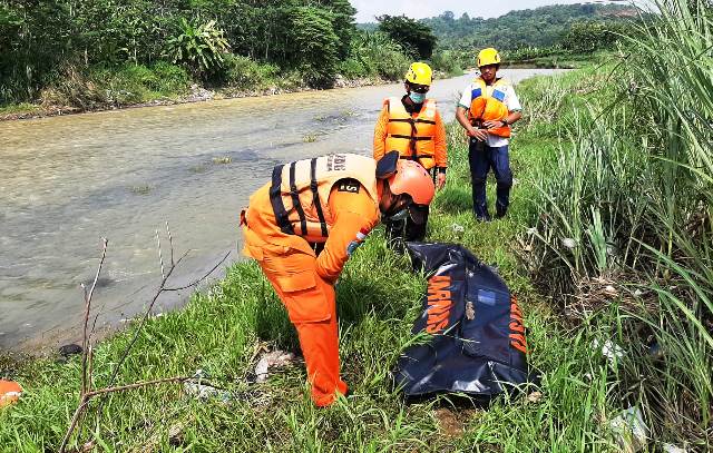 Korban Tenggelam di Sungai Seuma Kabupaten Kuningan Ditemukan Meninggal Dunia