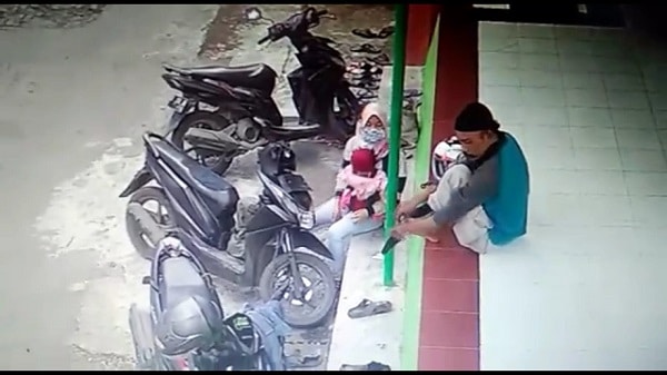 Suami Istri Bawa Bayi, Diduga Pencuri yang Sudah Sering Beraksi, Terekam CCTV di Puskesmas Sunyaragi