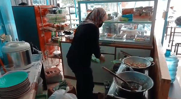 Penjual Gorengan hingga Warung Nasi di Kota Cirebon Menjerit, Minyak Goreng Naik Terus