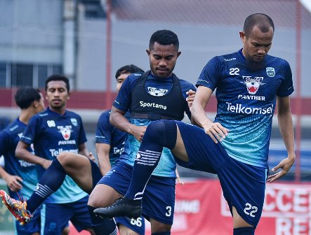 Enggan Terlena, Ini yang Seharusnya Dilakukan Persib Menurut Robert Alberts