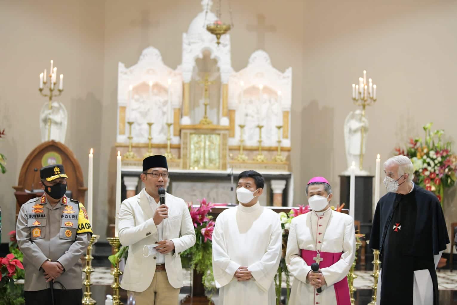 Tinjau Pelaksanaan Misa Natal, Ridwan Kamil: Jawa Barat Aman dan Nyaman