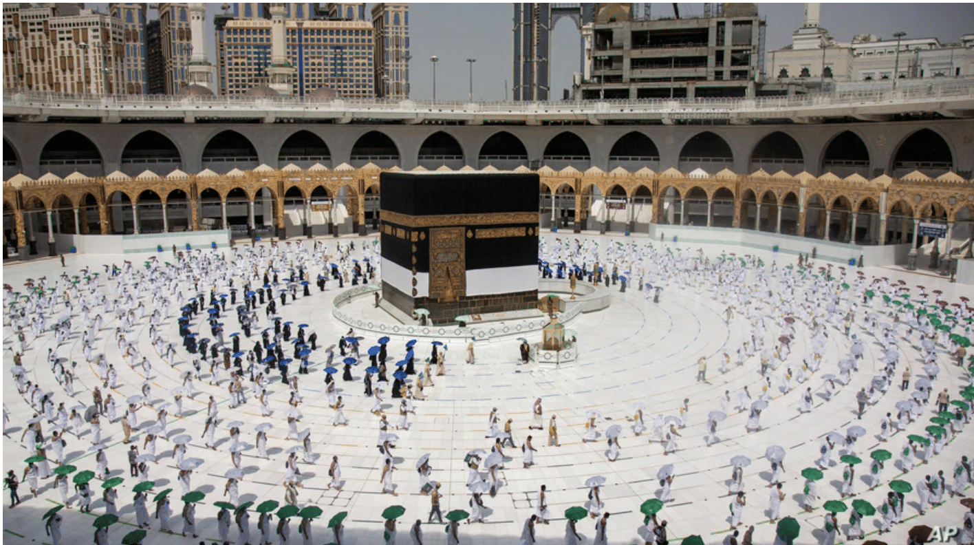 Saf Salat Kembali Renggang di Masjidil Haram dan Masjid Nabawi