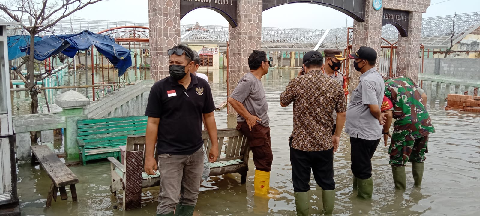 Air Datang dari Berbagai Penjuru, Rob Besar Terjang Eretan Wetan, Ribuan Rumah Warga Terendam Banjir