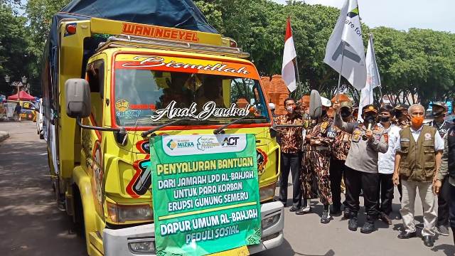 Laskar Agung Macan Ali dan ACT Cirebon Kirim Bantuan untuk Korban Erupsi Semeru