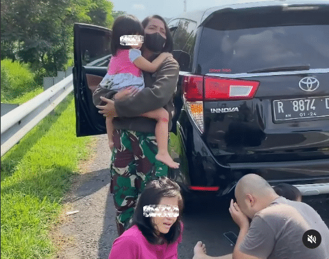 Kecelakaan di Tol Cikopo Palimanan, Letkol CPM Ami Tenangkan Anak Korban