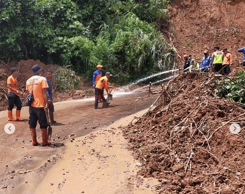 Update Penanganan Longsor Kabupaten Majalengka, Jalur Cikijing Dibuka Satu Arah, Jalan Bantarujeg Bisa Dilewat