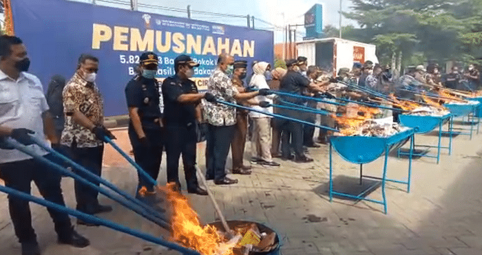 Pemusnahan 5,8 Juta Batang Rokok Ilegal Bea Cukai Cirebon, Potensi Kerugian Negara Rp2,8 Miliar