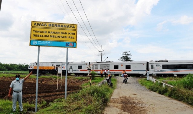 Tingkatkan Keselamatan Pengguna Jalan, Ini yang Dilakukan PT KAI Daop 3 dan Jasa Raharja Cirebon