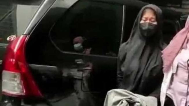 Siskaeee Bukan Islam, Geger karena saat Ditangkap Pakai Hijab, Tapi Bikin Konten Buka-bukaan