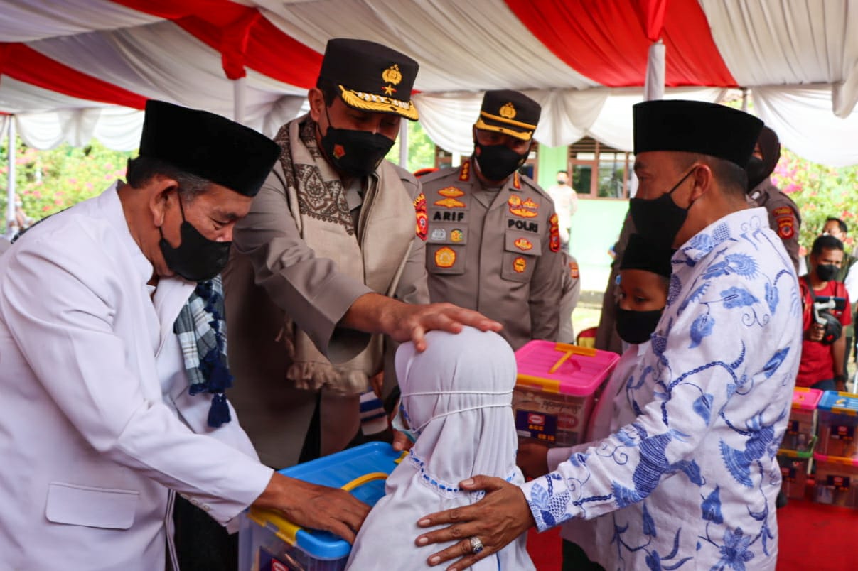 Wakapolda Jabar Monitoring Vaksinasi Anak di Ponpes Gedongan Cirebon, Segini Jumlah Vaksin yang Disuntik