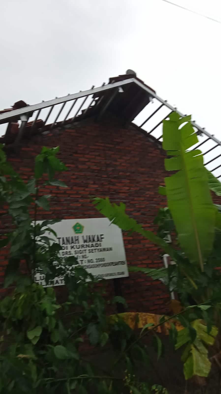 2 Rumah Pengurus Yayasan Manarussalam dan ruang kelas MTs di Kota Cirebon Diterjang Badai