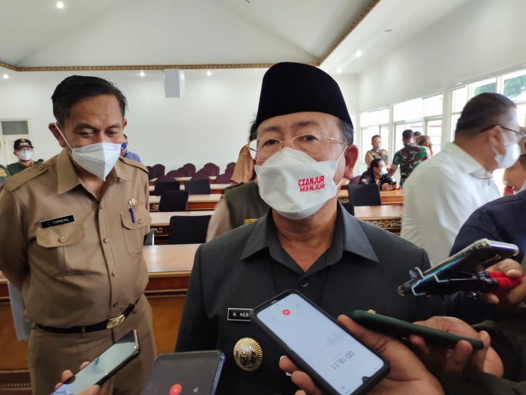 Dua Pejabat Isolasi Setalah Menemui Tamu dari Bali