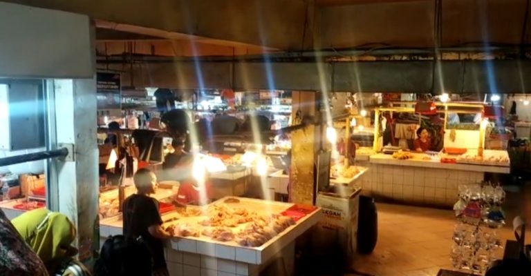 Harga Daging Ayam Potong Di Pasar Cipanas Cianjur Merangkak Naik