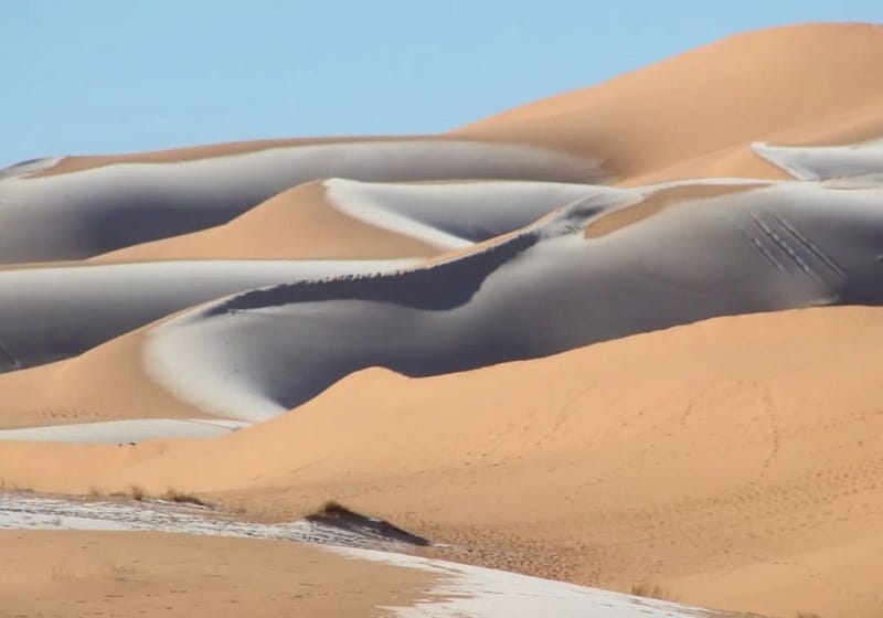 Gurun Sahara Bersalju Tanda Kiamat? Atau Fenomena Apa?