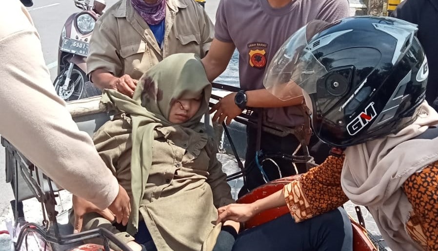 Honda Vario Adu Banteng di Depan Balai Kota Cirebon, Kedua Pengendara Sempat Pingsan