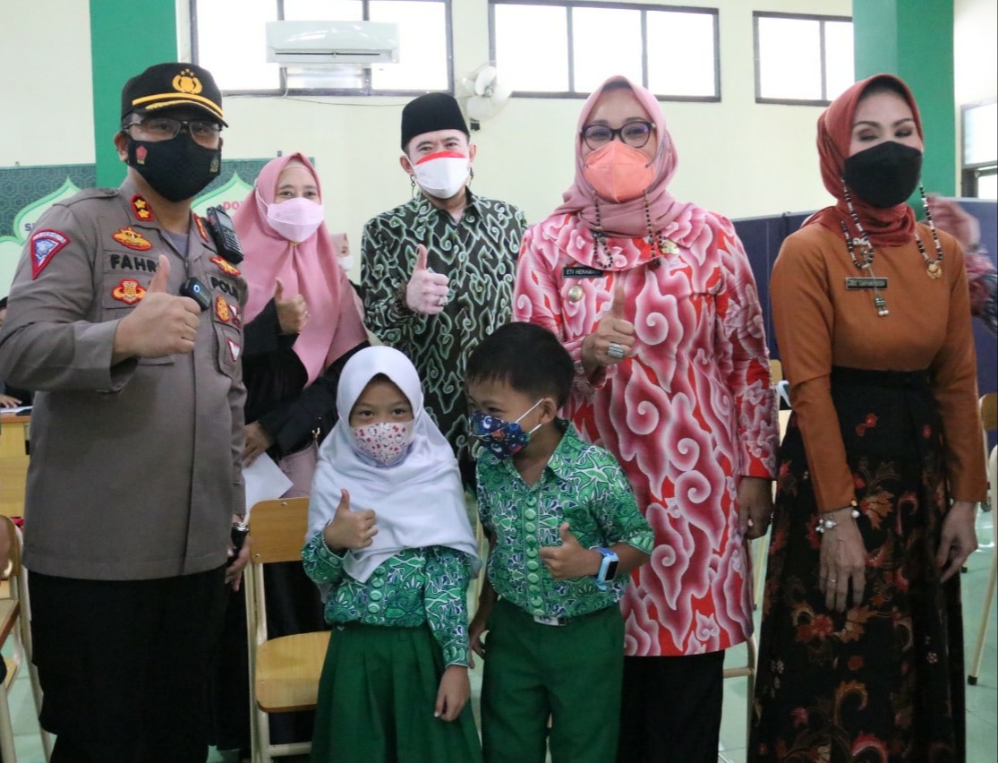 SD Islam Al Azhar 3 Cirebon Gelar Vaksinasi