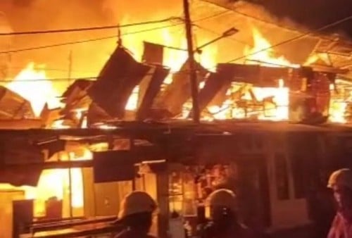 Sebanyak 10 Rumah di Kebon Jeruk Jakarta Ludes Terbakar, Inilah Penyebabnya