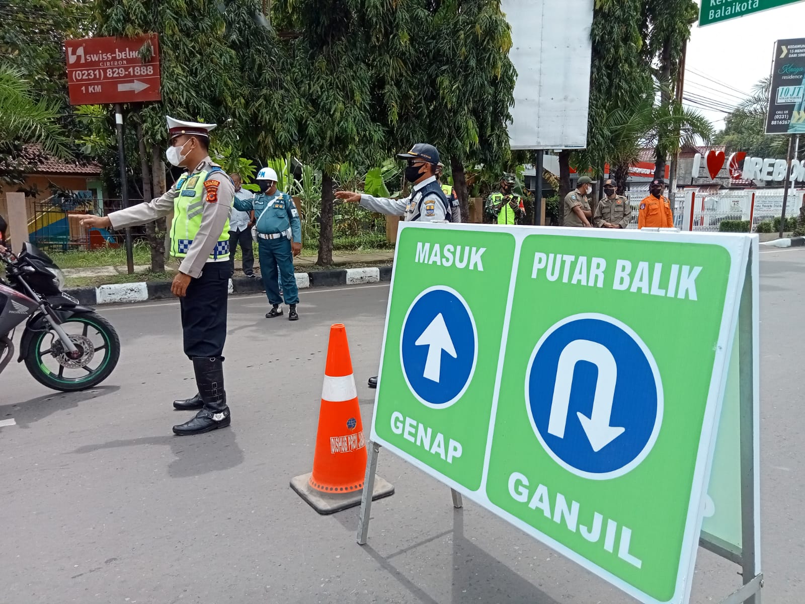 Ganjil Genap Cirebon, Ratusan Kendaraan Non Cirebon Raya Diputar Balik di 4 Lokasi