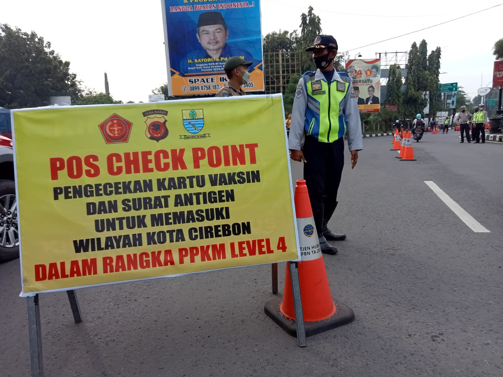 Ada Pemeriksaan Kartu Vaksin di Akses Masuk Kota Cirebon, Tak Punya, Putar Balik!