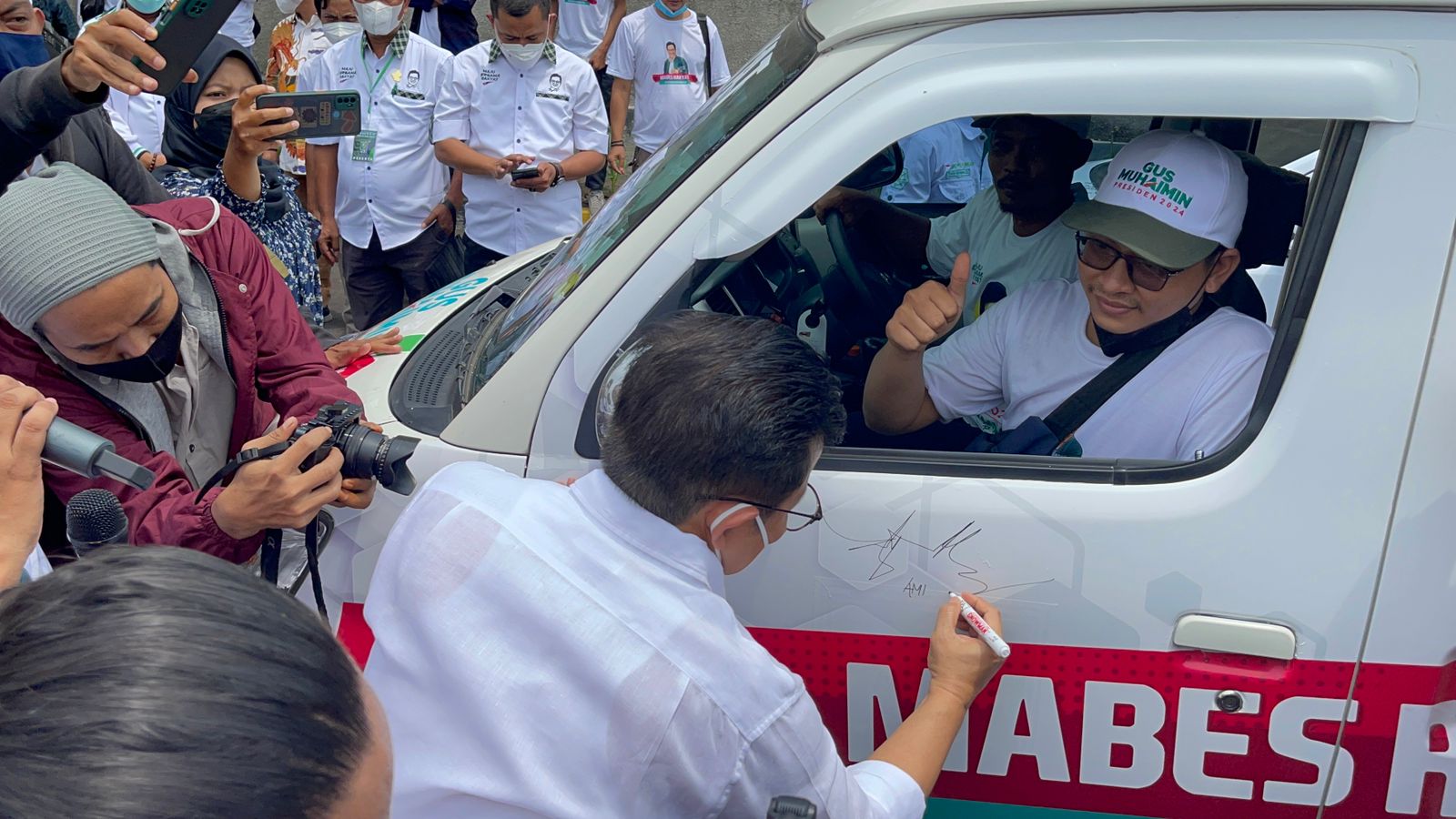 Siap Layani Rakyat, Gus Muhaimin Luncurkan 50 Mobil Mabes Rakyat