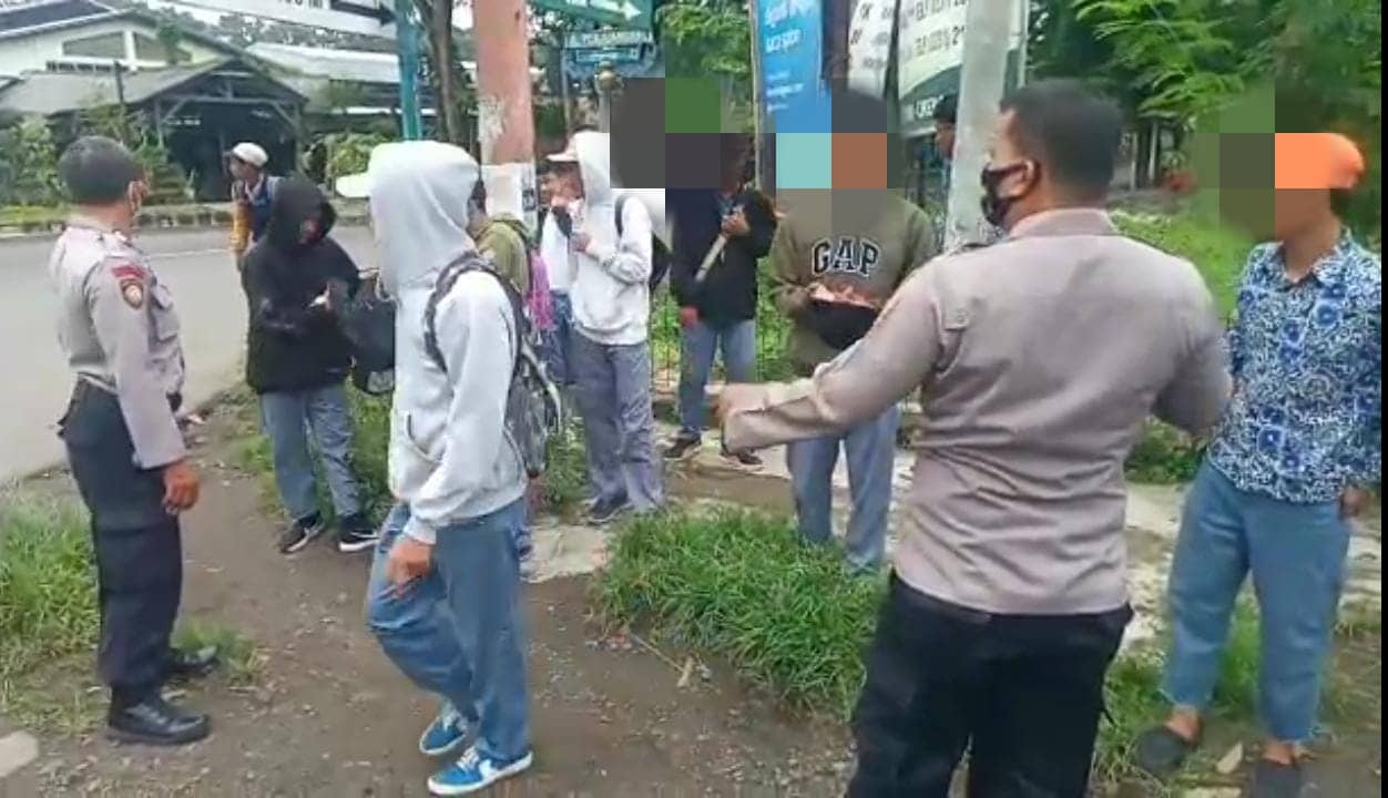 Cegah Tawuran Antar Pelajar, Polres Cirebon Kota Jaga Jl By Pass, Siswa yang Nongkrong Disuruh Pulang