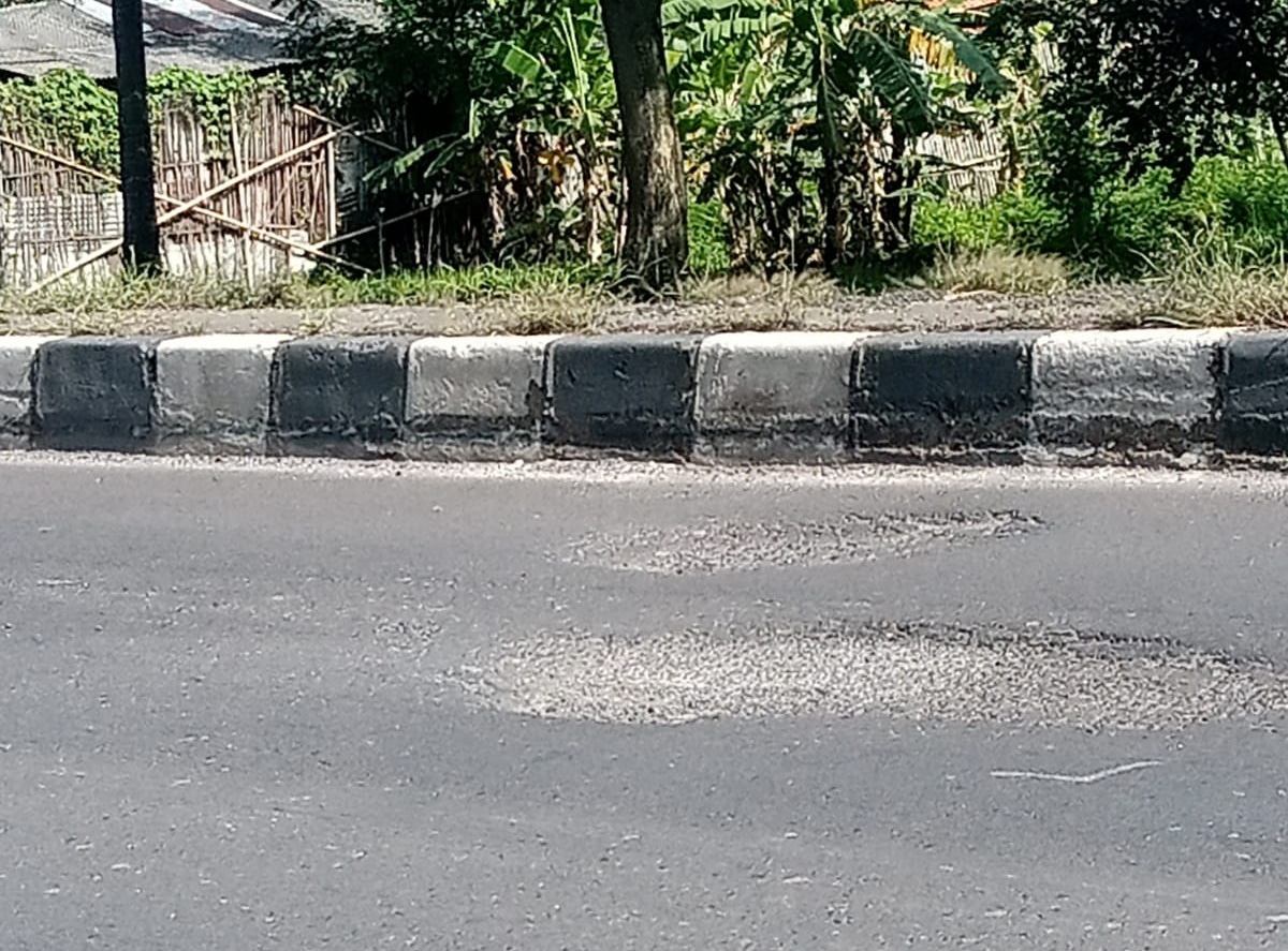 Jalan Losari Banyak Makan Korban, Warga: Jalan Sengaja Dilubangi