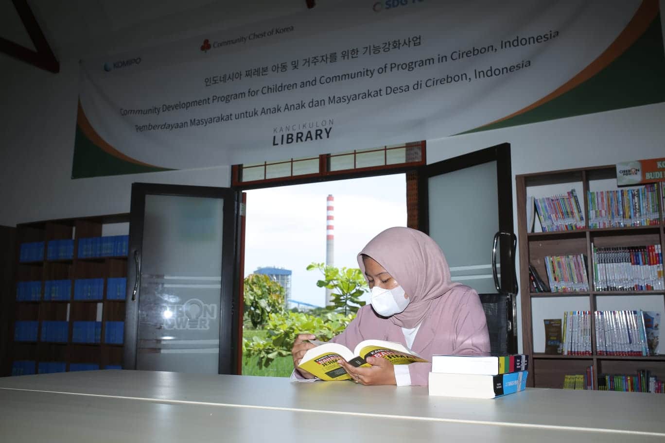 Perpustakaan Apung, Oase Literasi Anak di Pesisir Cirebon