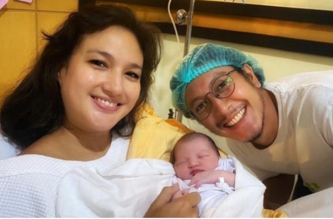 Nadine Chandrawinata Lahirkan Anak Pertama di Tanggal Cantik