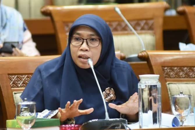 DPR: Jangan Sekadar Larangan Keluar Rumah, Harus Ada Langkah Antisipatif