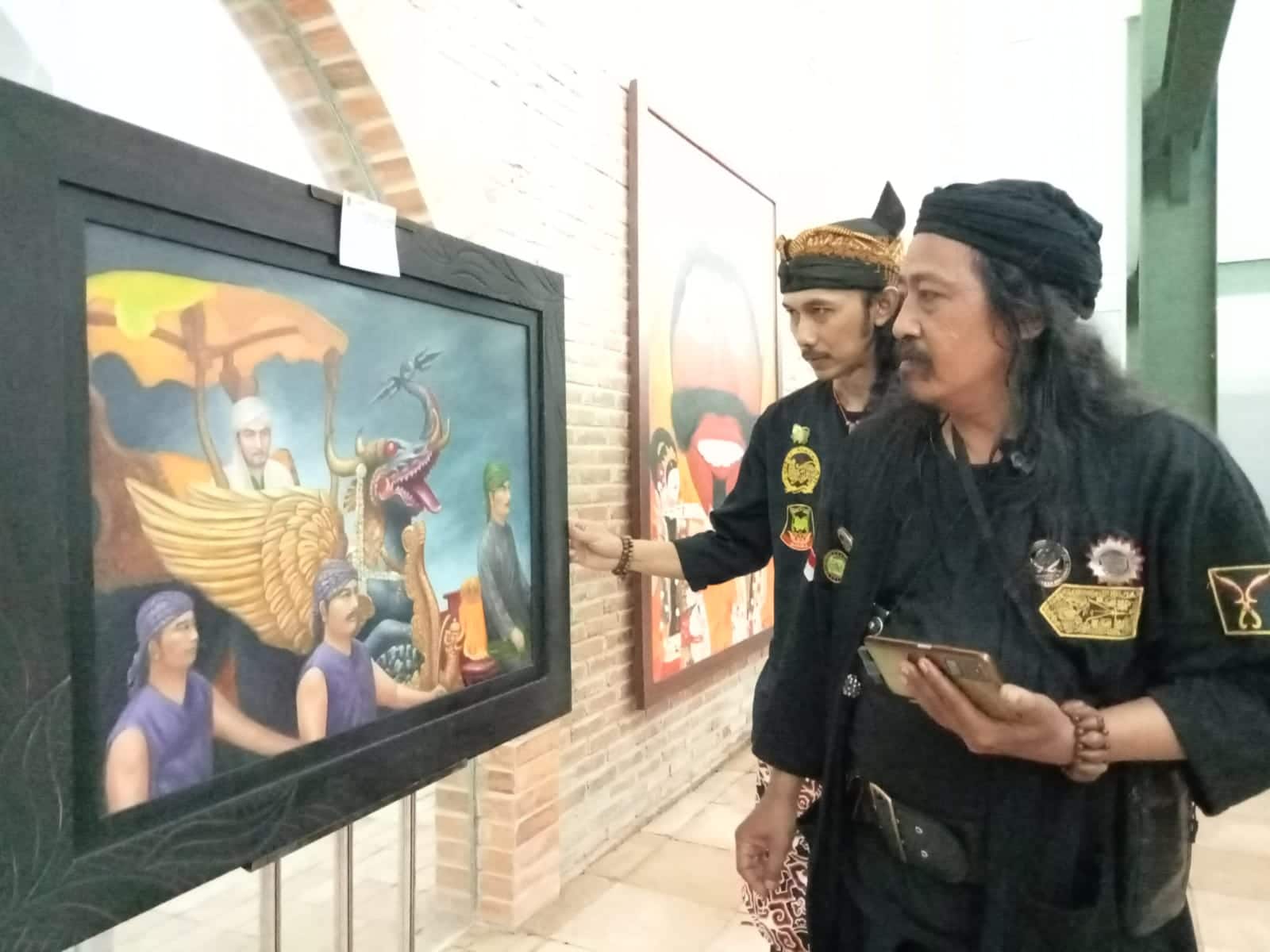 Puluhan Lukisan dari 56 Pelukis Dipamerkan di Gedung Negara Krucuk, Datang Yuk..