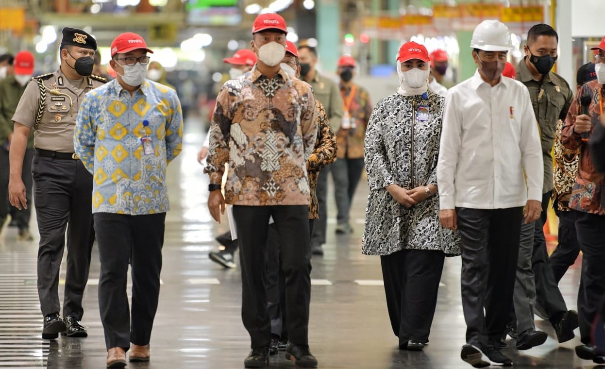 Ridwan Kamil Dampingi Presiden Jokowi Lepas Ekspor 2 Juta Unit Mobil Toyota