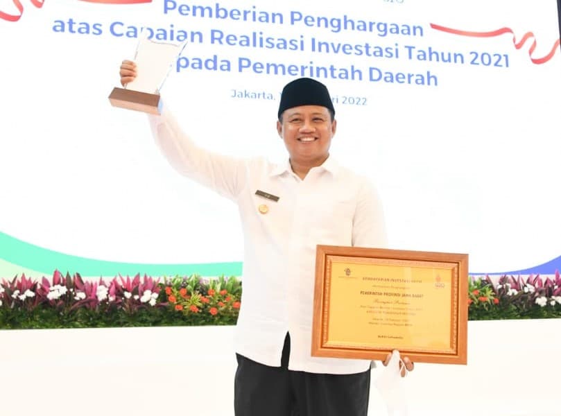 2021 Investasi Terbaik, Provinsi Jawa Barat Terima Penghargaan