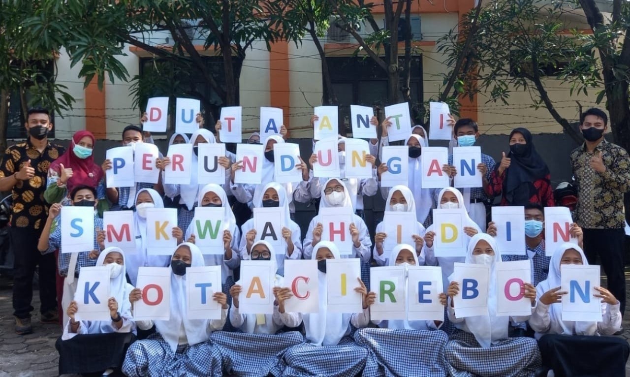 Komunitas Duta Anti Peru?ndungan SMK Wahidin Kota Cirebon