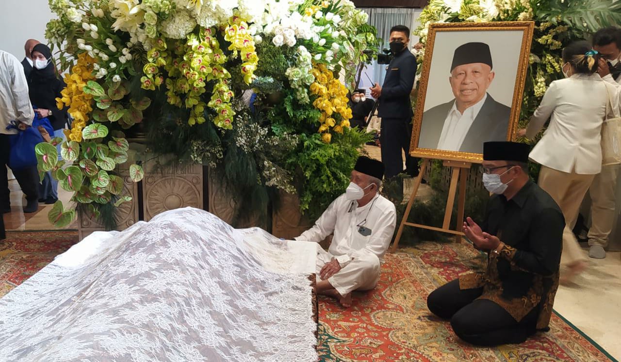 Sebelum Wafat, Arifin Panigoro Menitipkan Pesan Ini ke Ridwan Kamil