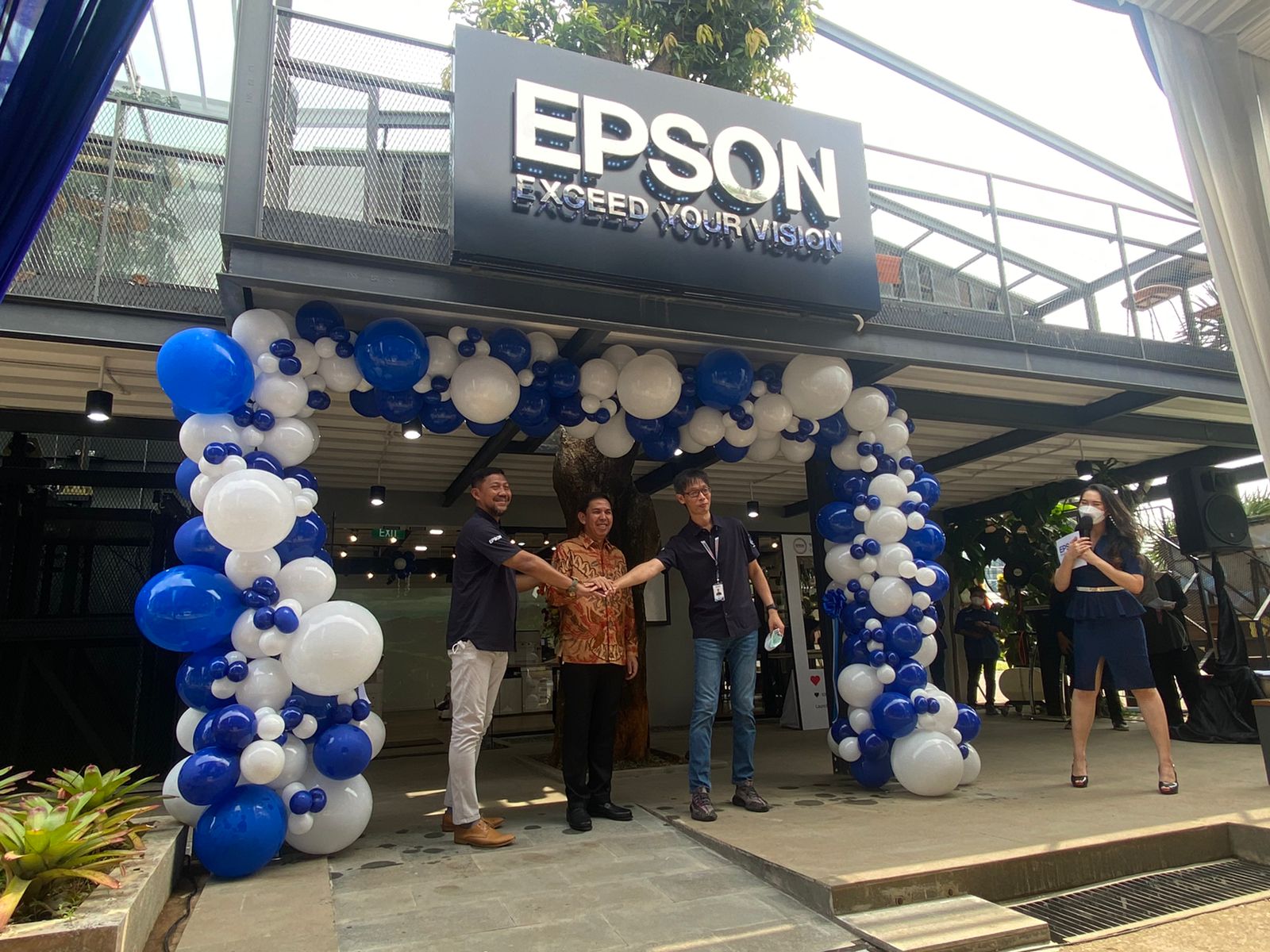 Epson Resmikan Solution Center 