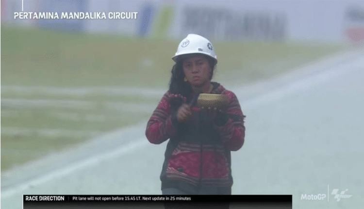 Kesaktian Mbak Rara Pawang Hujan Diakui MotoGP, Netizen: Bisa Go International!